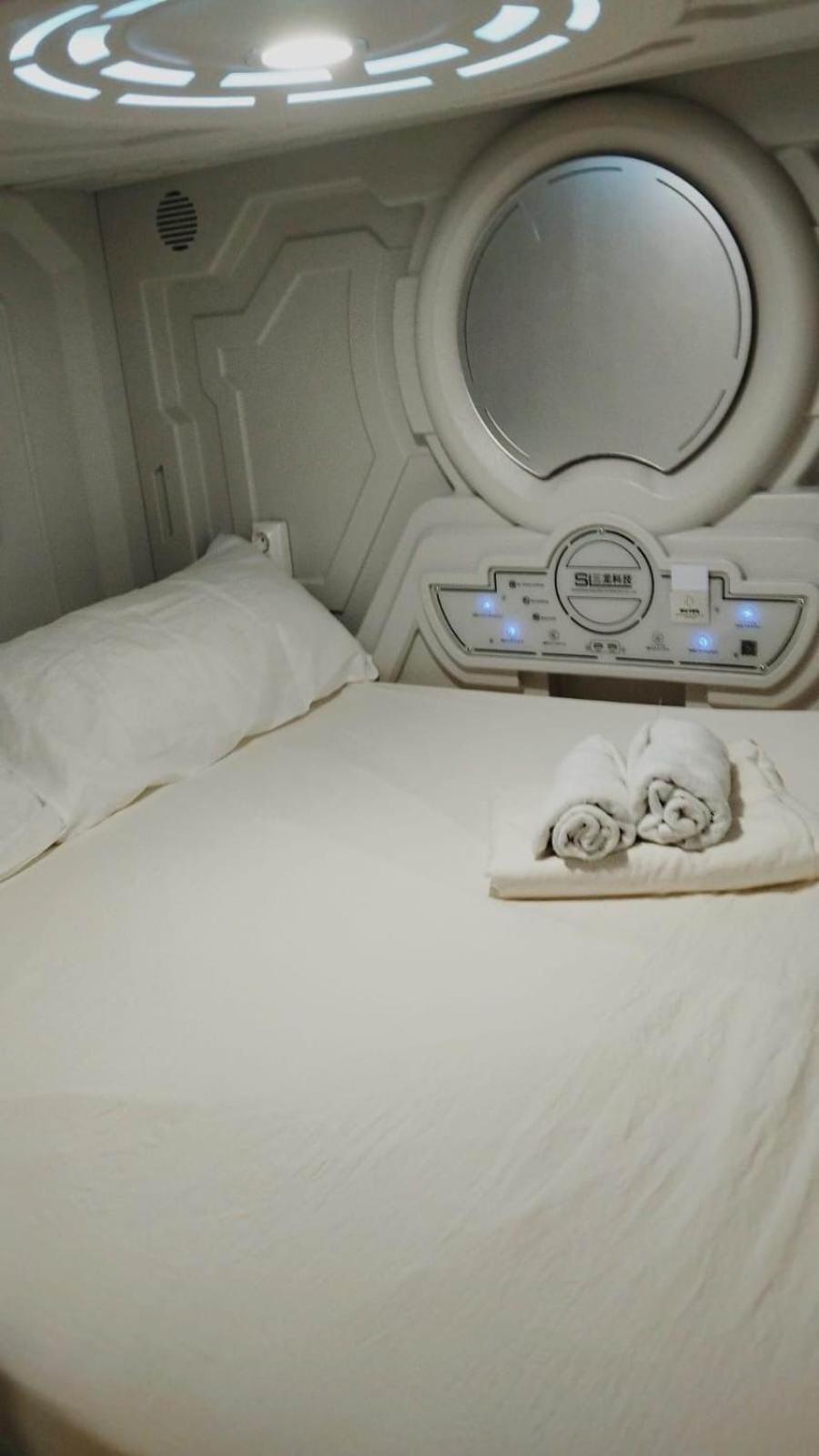 Air Hostel Capsules Airport غافا المظهر الخارجي الصورة