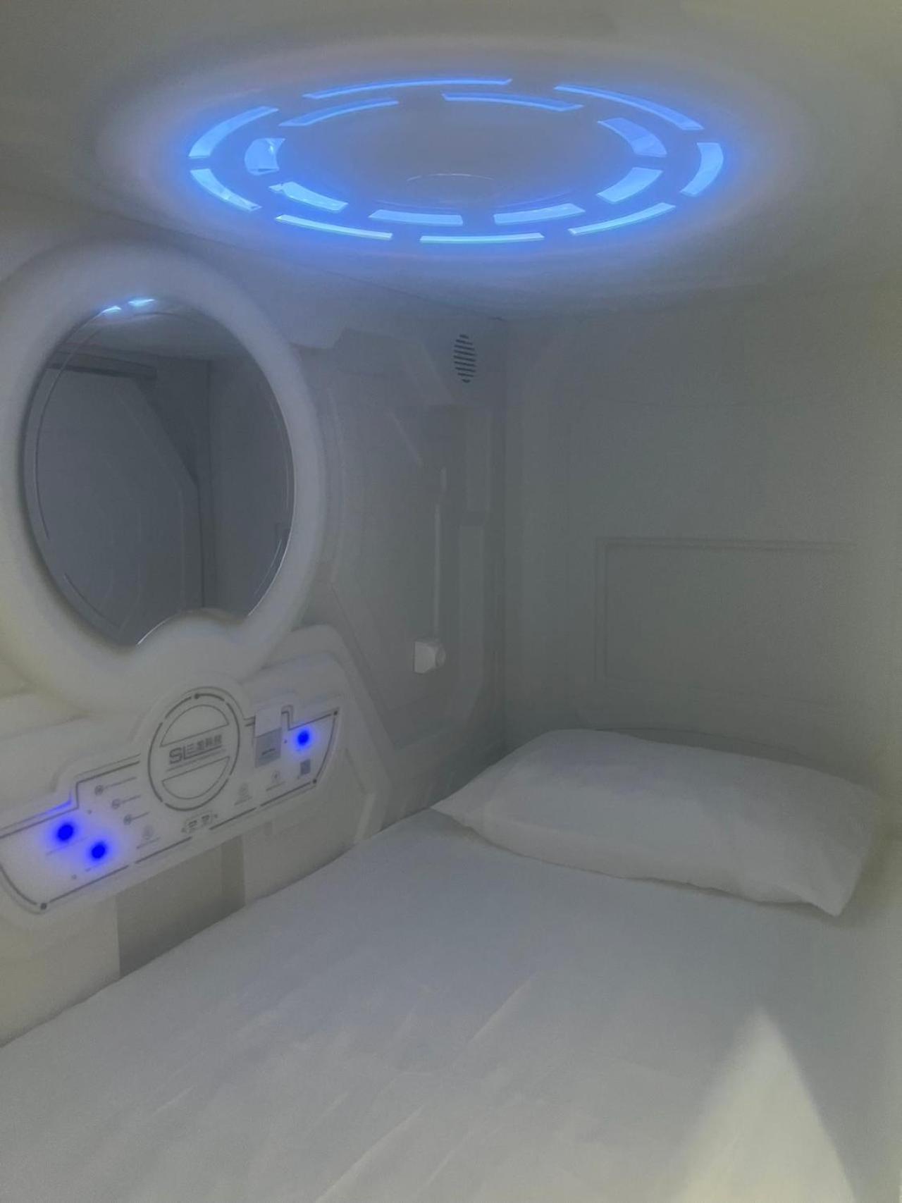 Air Hostel Capsules Airport غافا المظهر الخارجي الصورة
